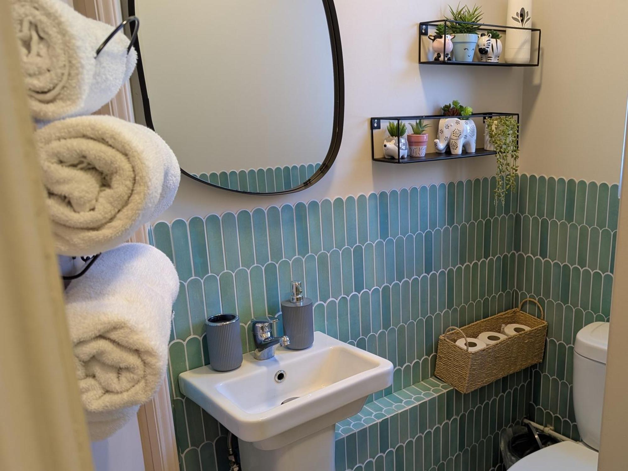 Peacehaven Retreat - 4 Minutes From The Beach! Pet Friendly! Apartment *