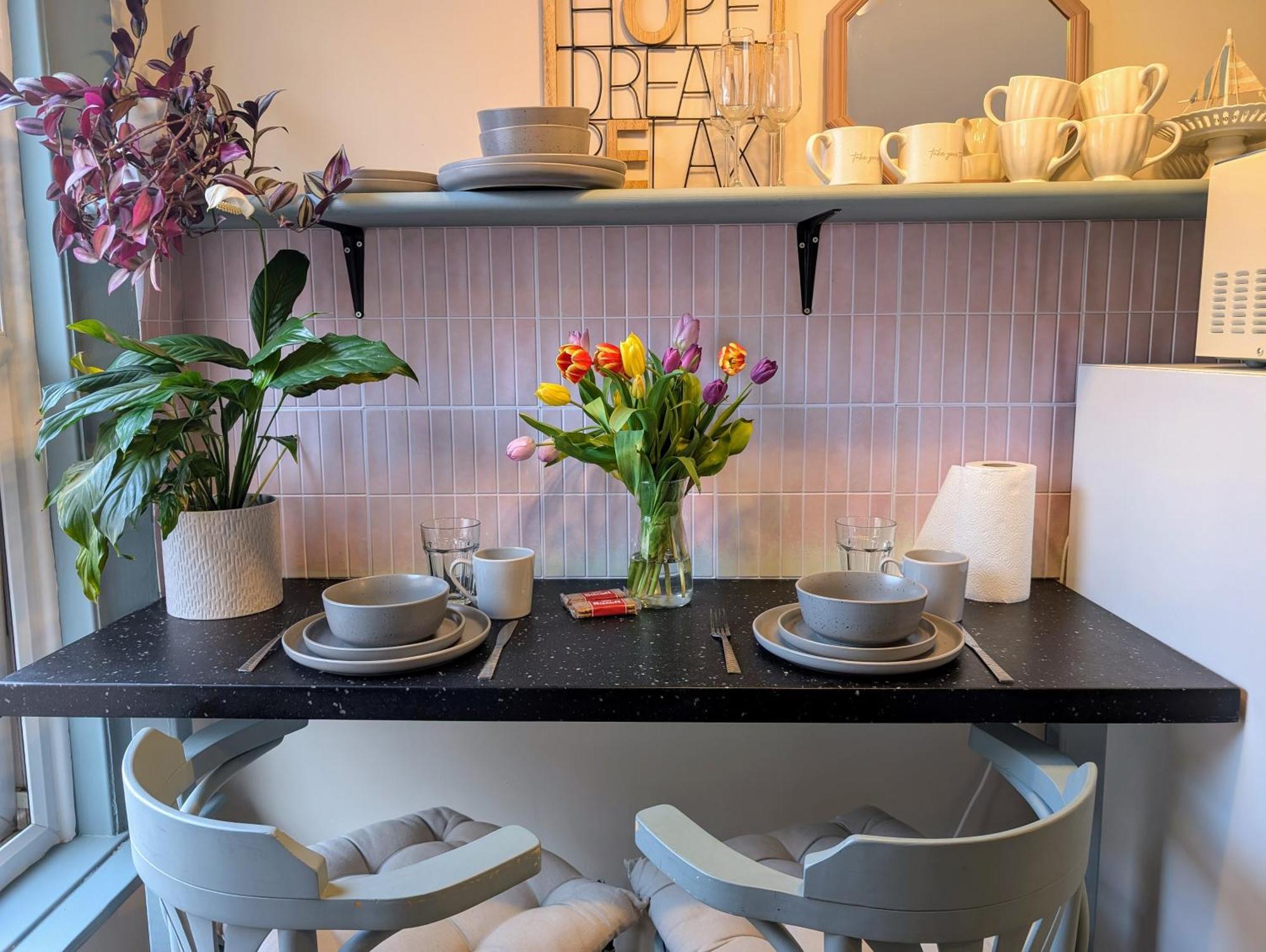 Apartment Peacehaven Retreat - 4 Minutes From The Beach! Pet Friendly!