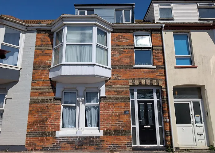 Peacehaven Retreat - 4 Minutes From The Beach! Pet Friendly!
