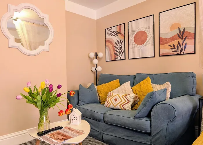 Peacehaven Retreat - 4 Minutes From The Beach! Pet Friendly!