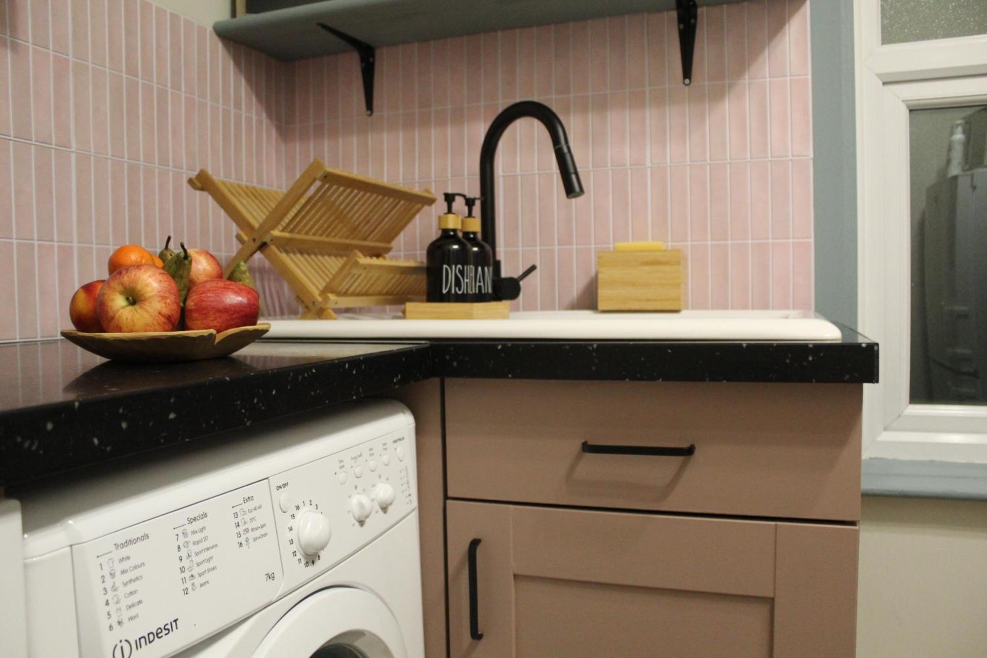 Peacehaven Retreat - 4 Minutes From The Beach! Pet Friendly! * Weymouth